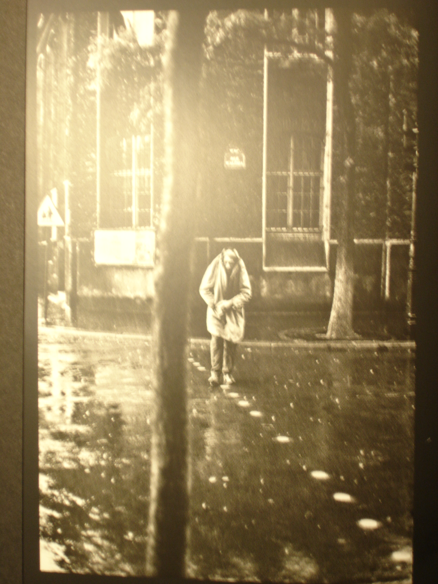 Alberto Giacometti, cruzando una calle de Paris